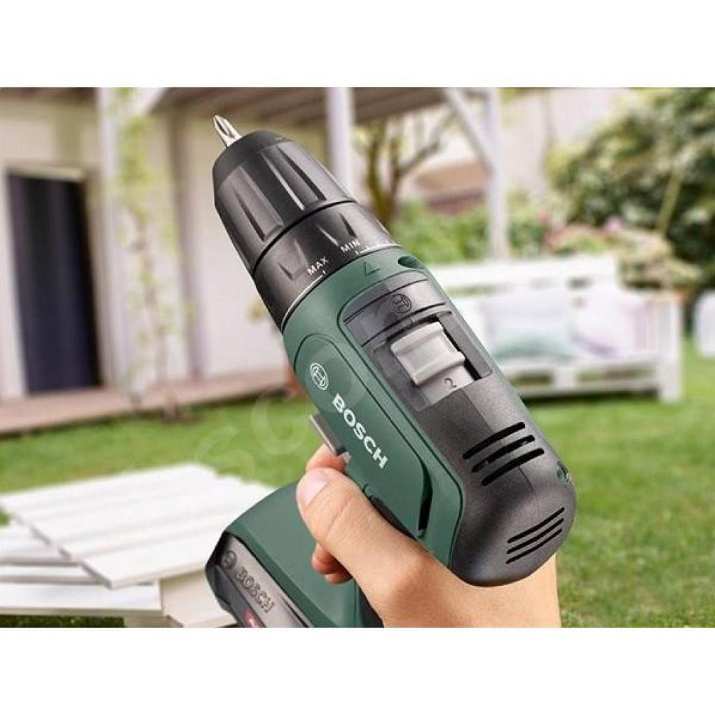 Акумуляторний дриль-шурупокрут BOSCH UniversalImpact 18 + 2 АКБ 1.5Ah, ЗП (0.603.9C8.101)