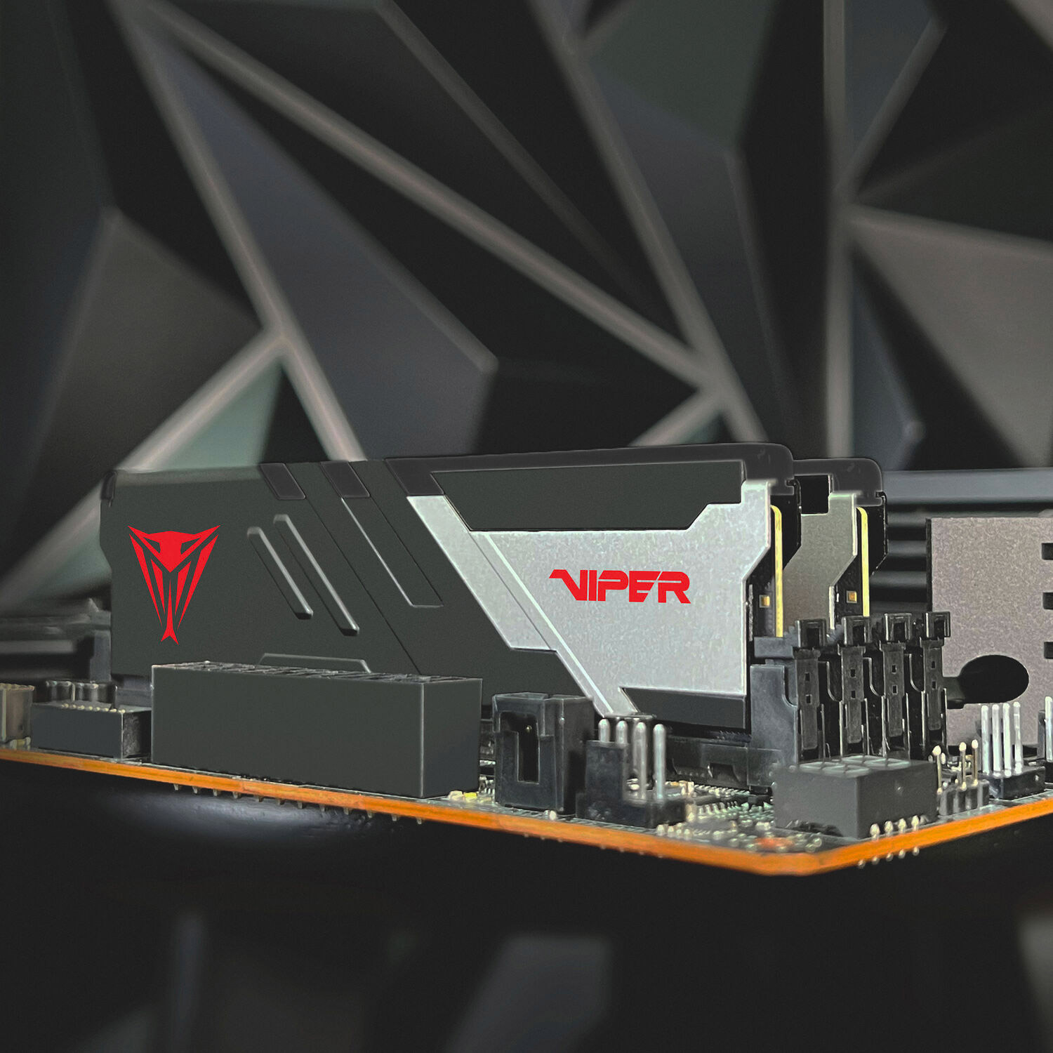 Модуль пам'яті PATRIOT Viper Venom DDR5 5200MHz 16GB Kit 2x8GB (PVV516G520C36K)