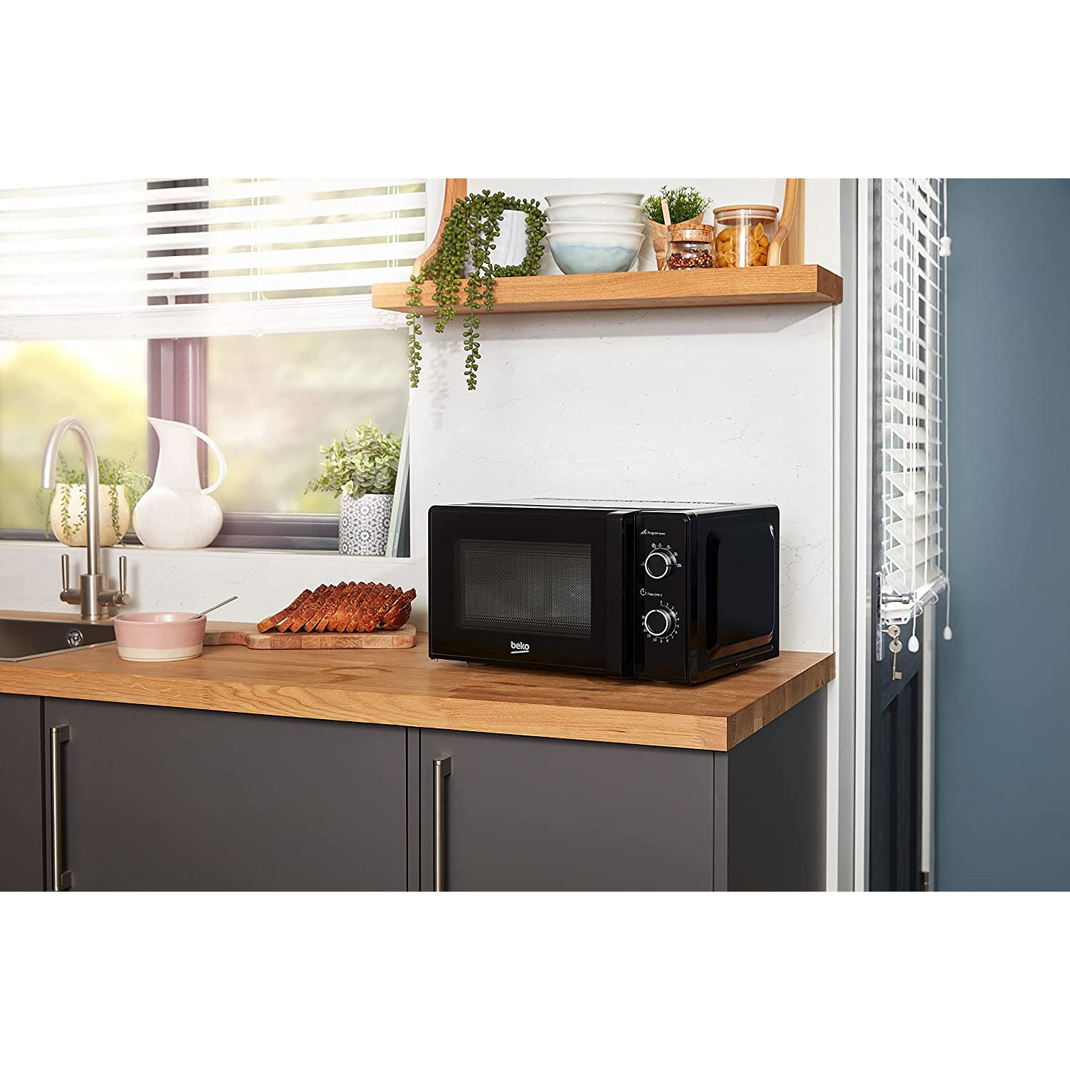 Микроволновая печь BEKO MOC20100BFB