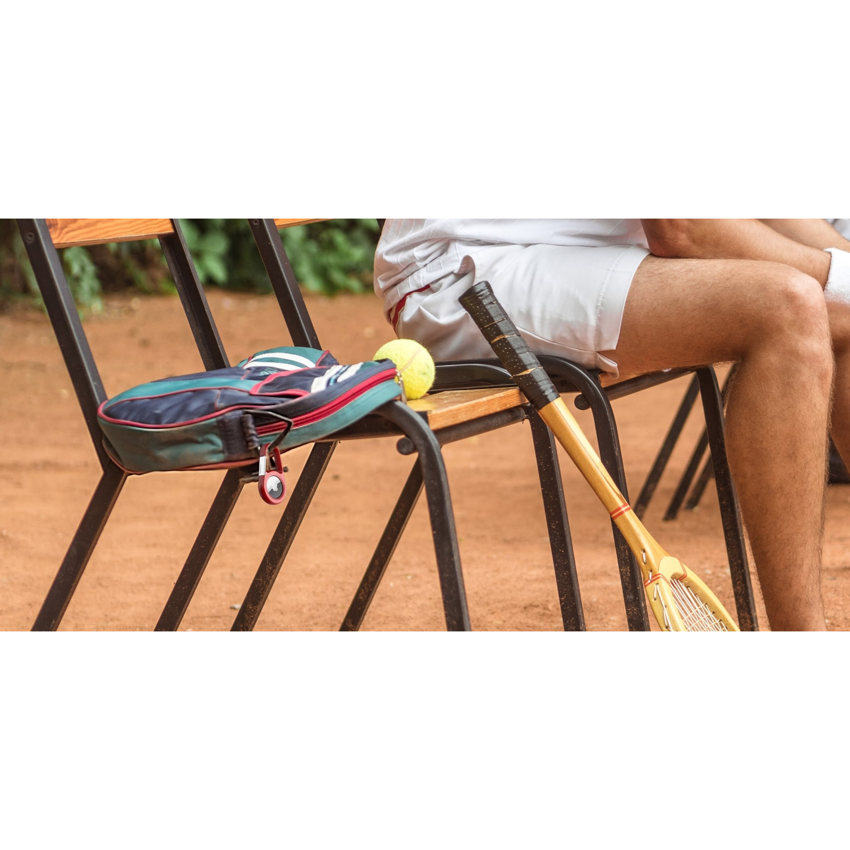 Карабин-держатель BELKIN Secure Holder Carabiner AirTag Red (MSC008BTRD)