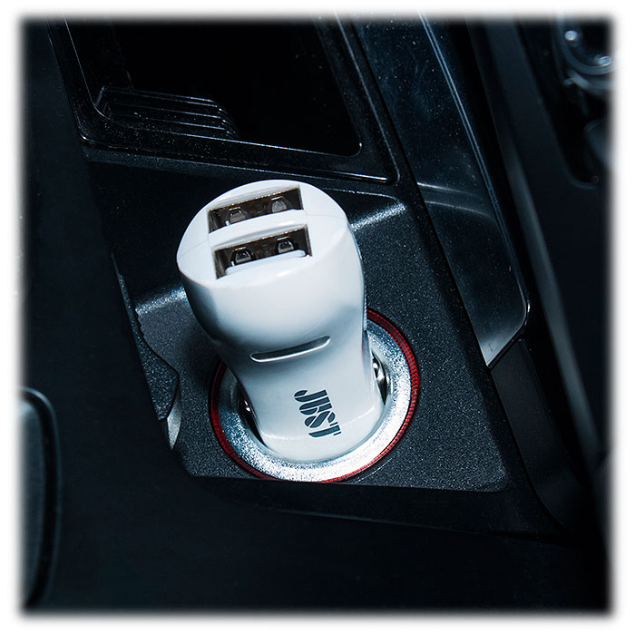 Автомобільний зарядний пристрій JUST Simple Dual USB Car Charger White (CCHRGR-SMP22-WHT)
