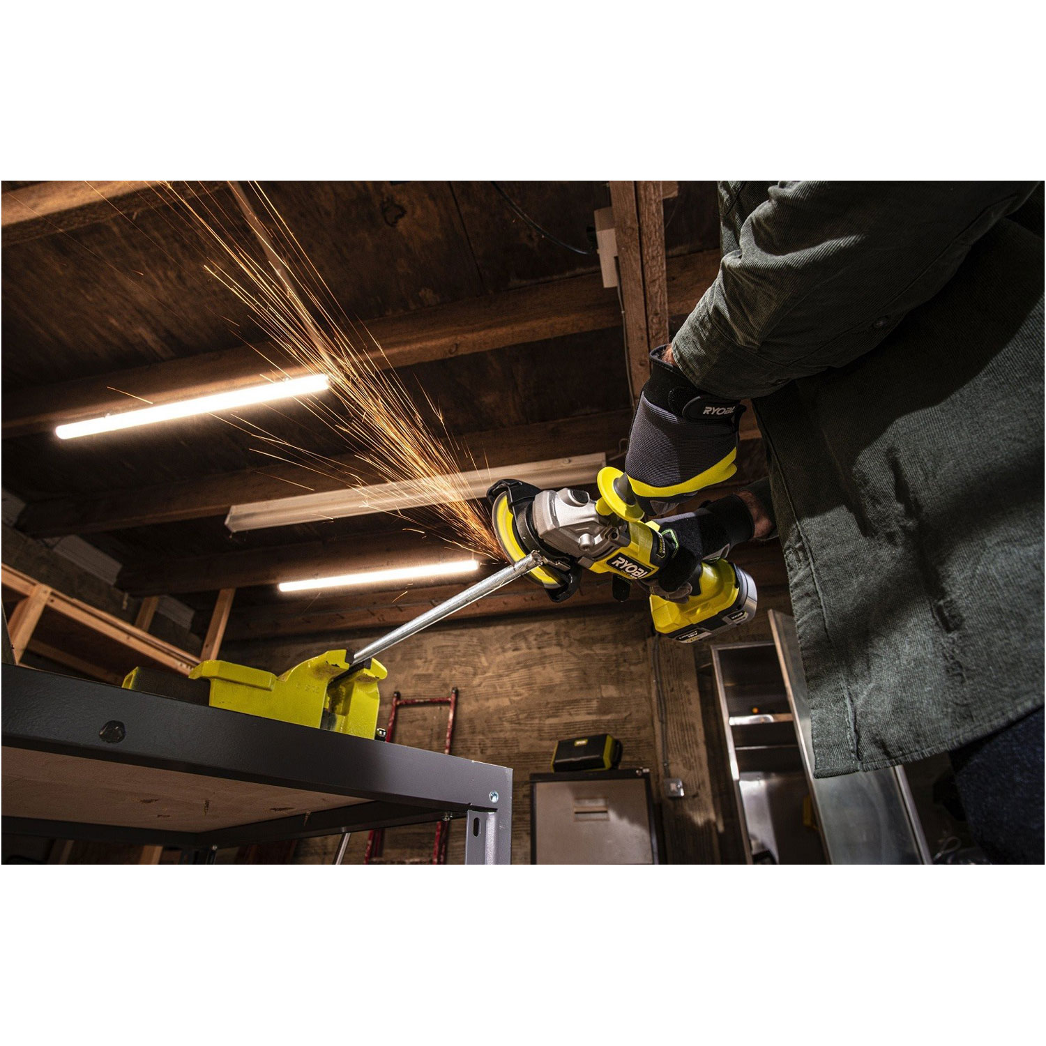 Акумуляторна кутова шліфувальна машина RYOBI RAG18X-1C40S (5133005614)