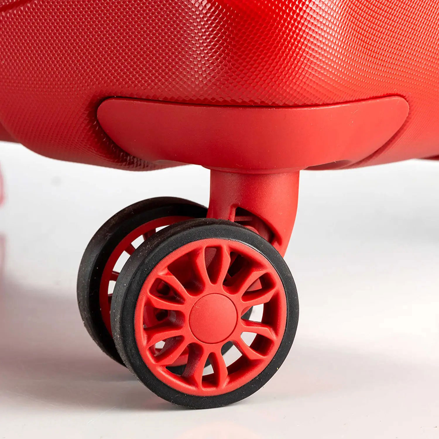 Валіза SWISSBRAND London S Red 42л