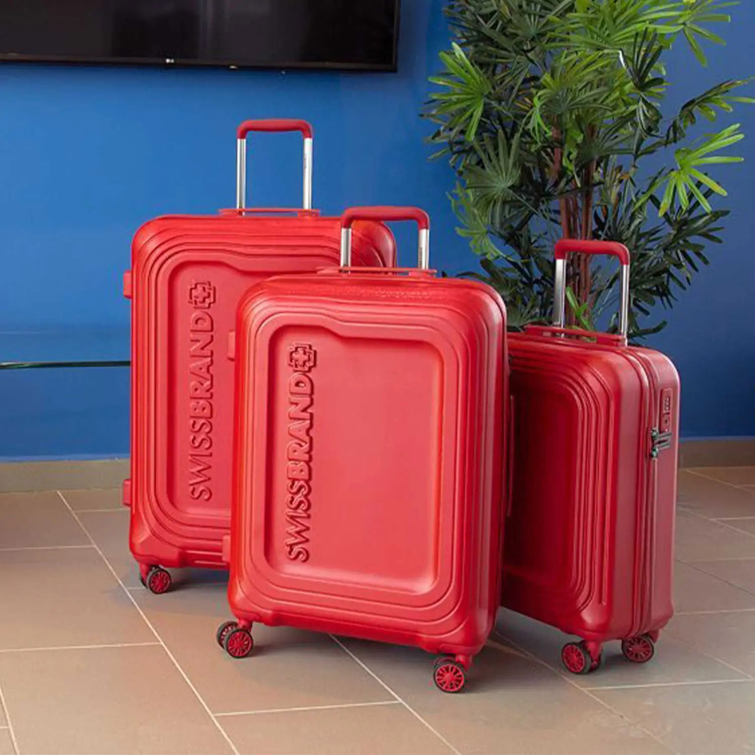Чемодан SWISSBRAND London L Red 112л