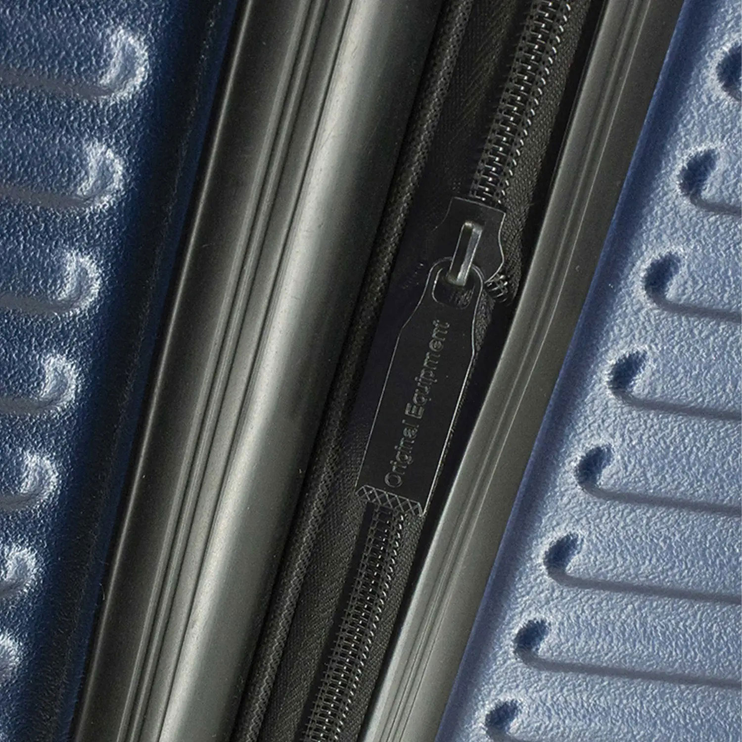 Чемодан SWISSBRAND Paris L Navy 104л