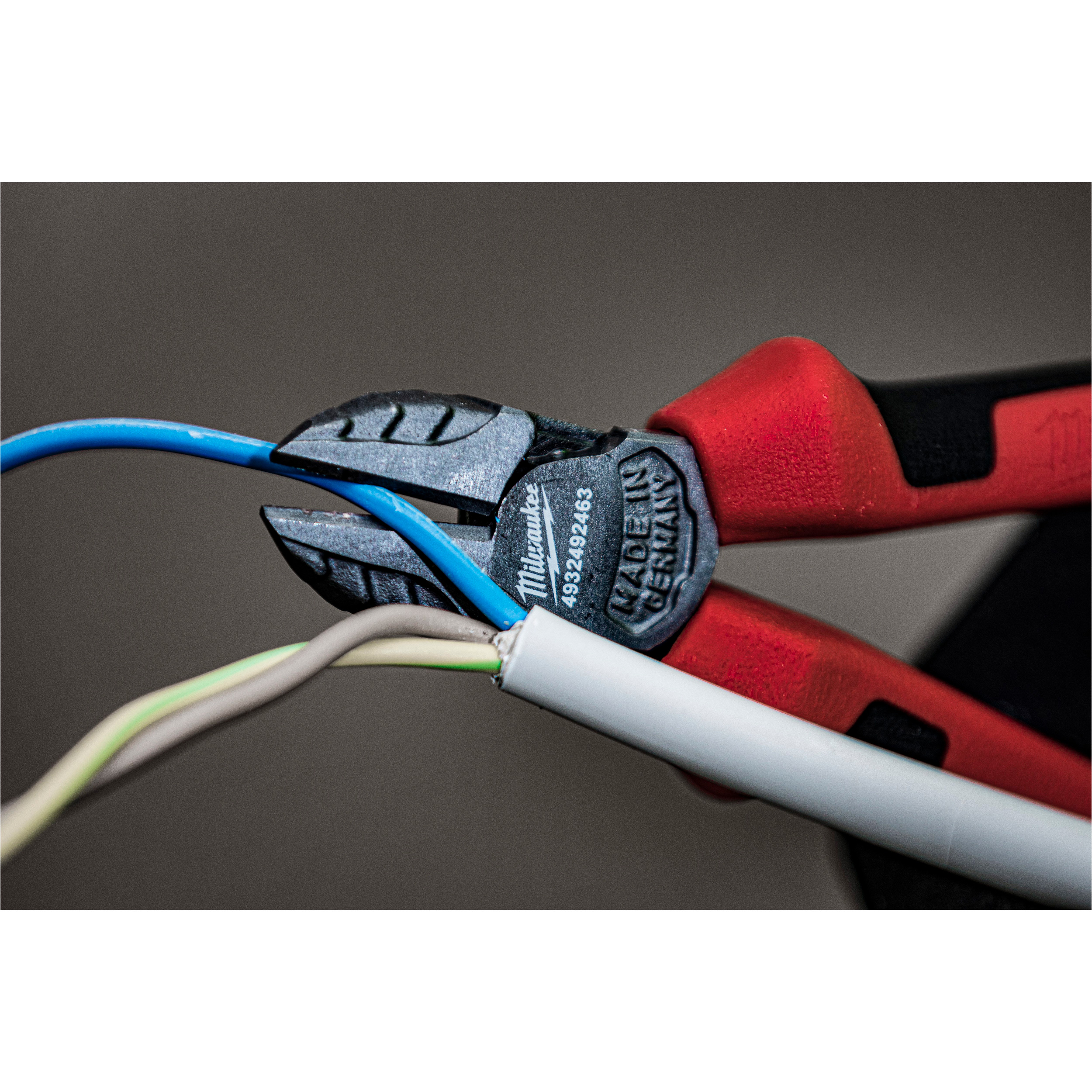 Кусачки-бокорезы MILWAUKEE Diagonal Cutting Plier 160mm 160мм (4932492463)