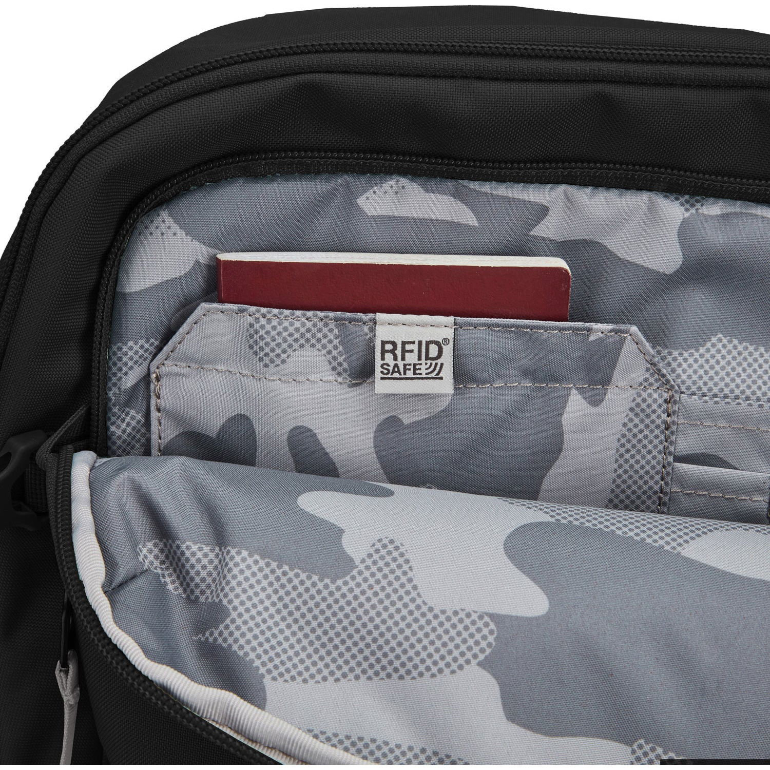 Рюкзак PACSAFE Go Carry-on 34L Jet Black