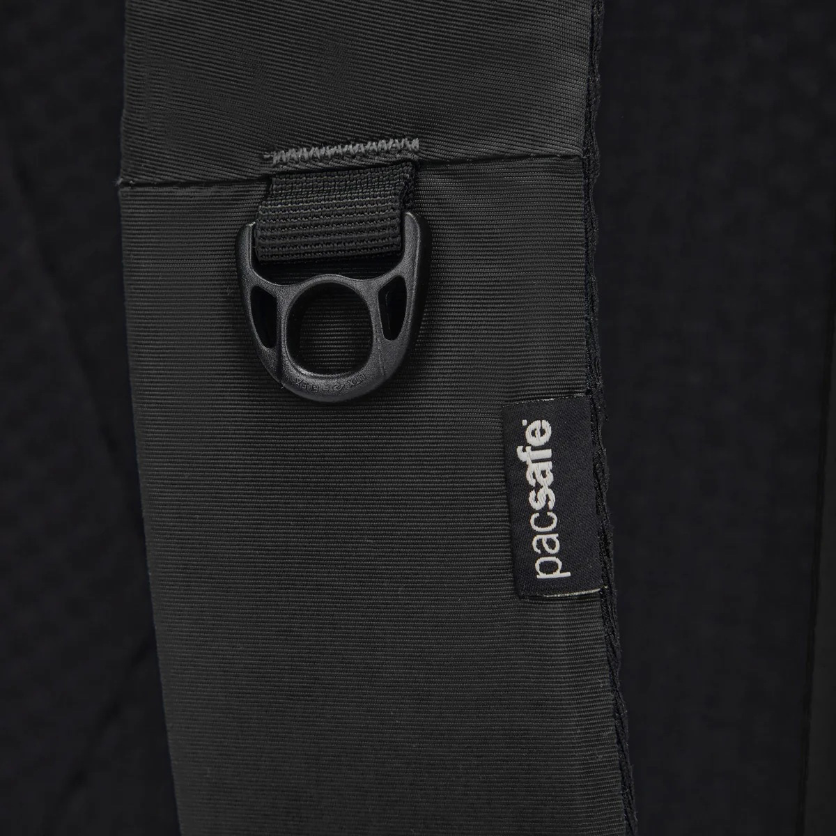 Рюкзак PACSAFE LS450 Anti-Theft 25L Backpack Black