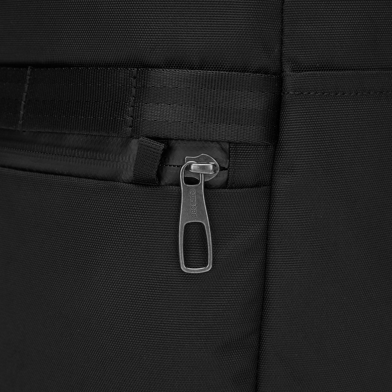 Рюкзак PACSAFE Metrosafe X 25L Anti-Theft Backpack Black
