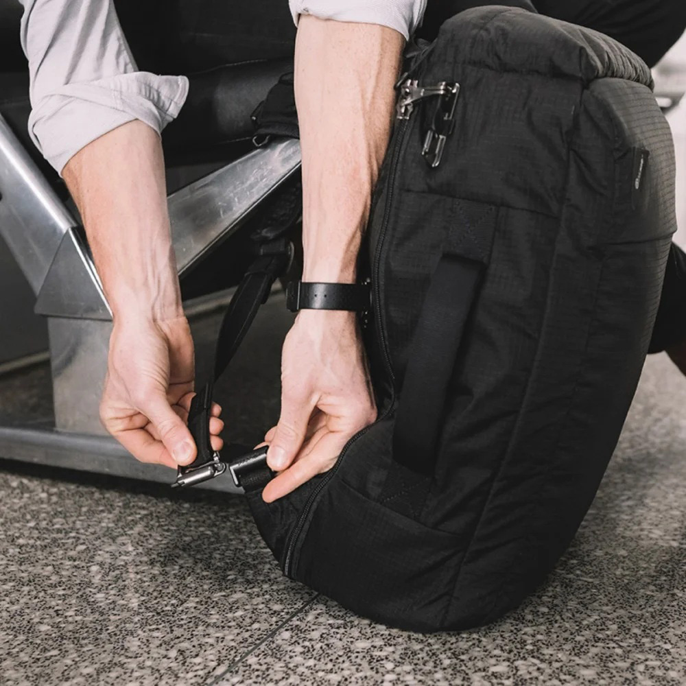 Рюкзак PACSAFE Pacsafe Vibe 28L Black