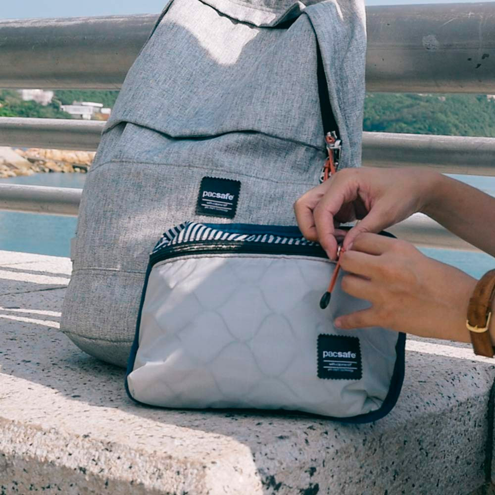Рюкзак PACSAFE Slingsafe LX400 Anti-Theft Backpack Tweed Gray