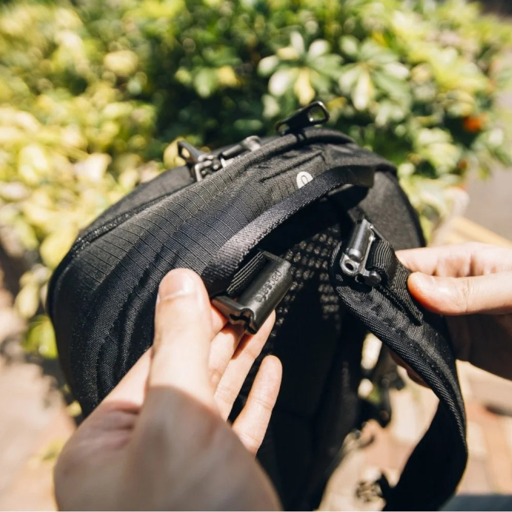 Рюкзак PACSAFE Vibe 25L Anti-Theft Backpack Black