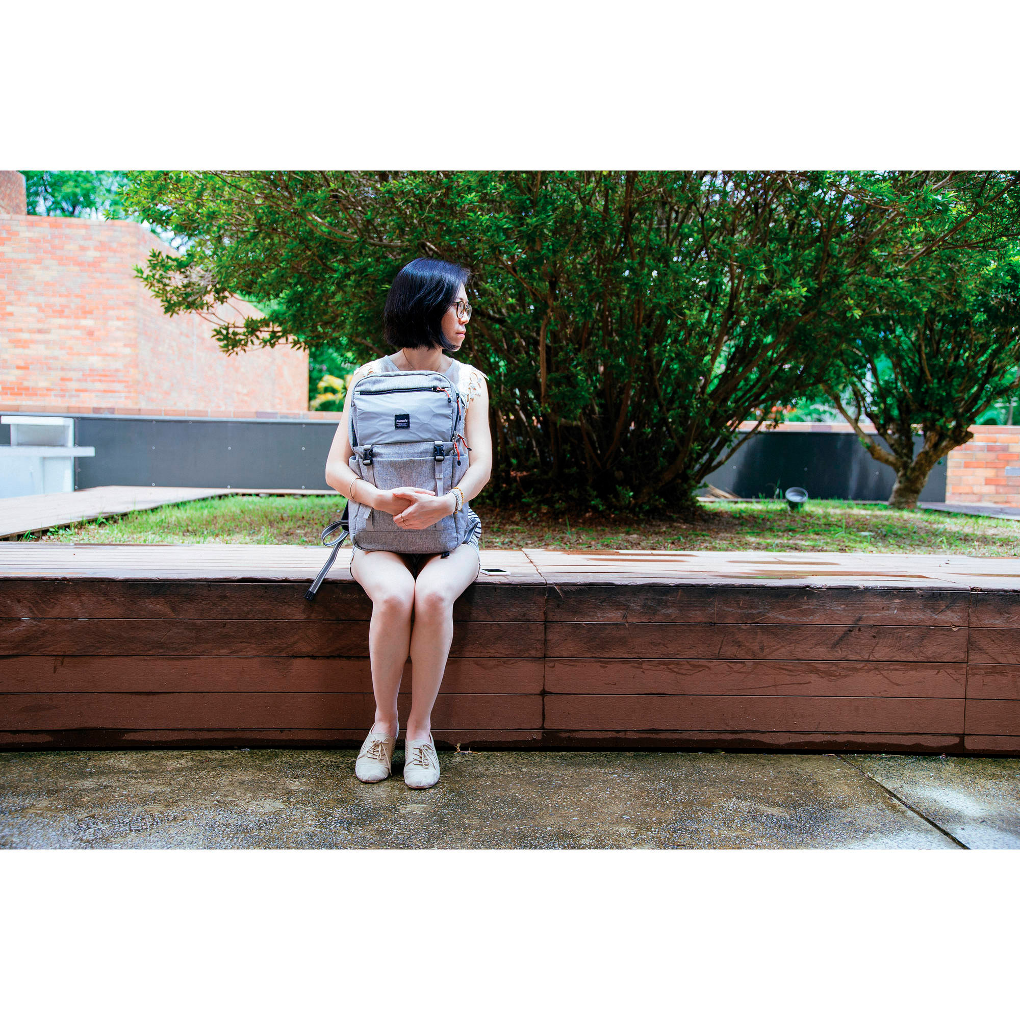 Рюкзак PACSAFE Slingsafe LX500 Anti-Theft Backpack Tweed Gray