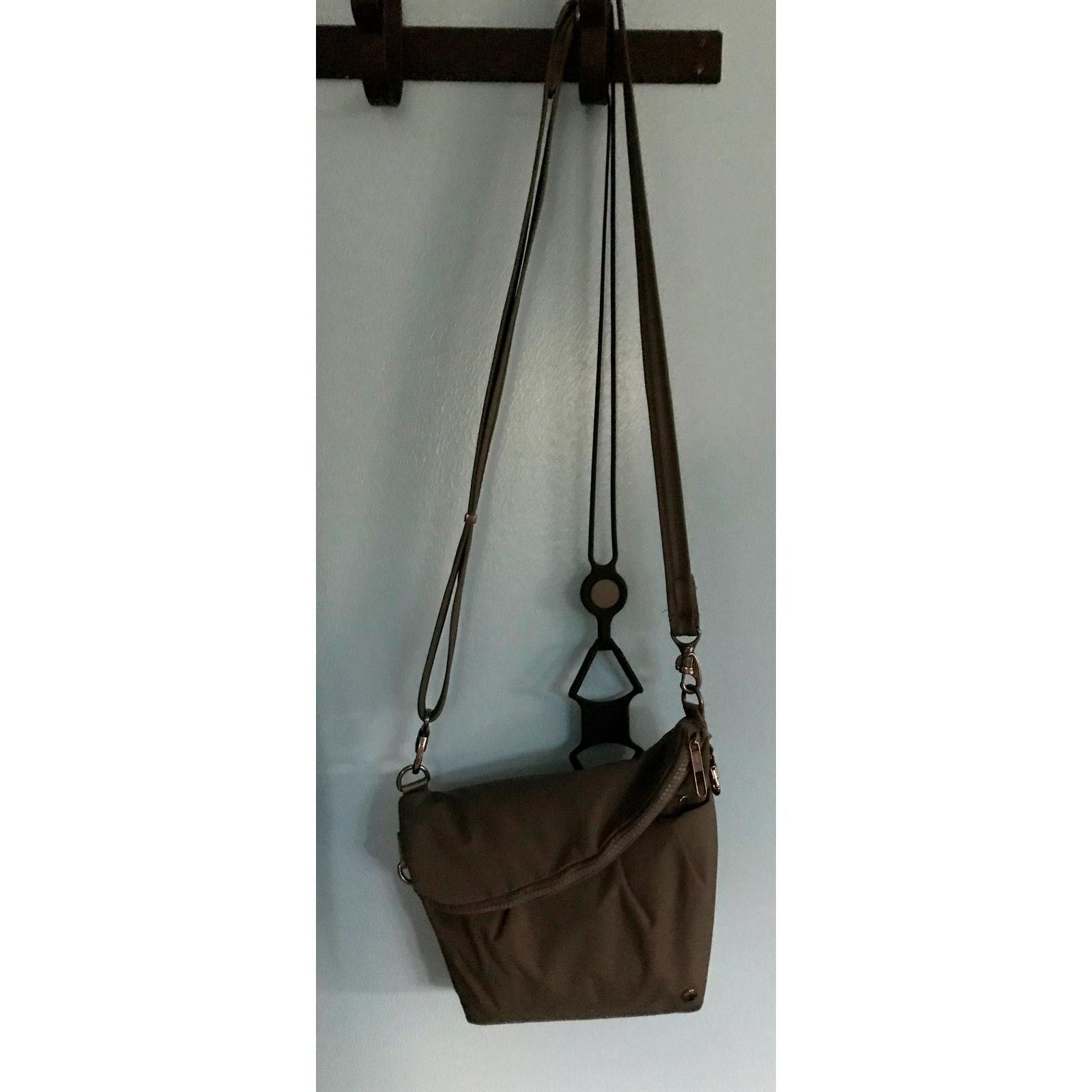 Сумка наплічна PACSAFE Citysafe CX Anti-Theft Convertible Crossbody Black