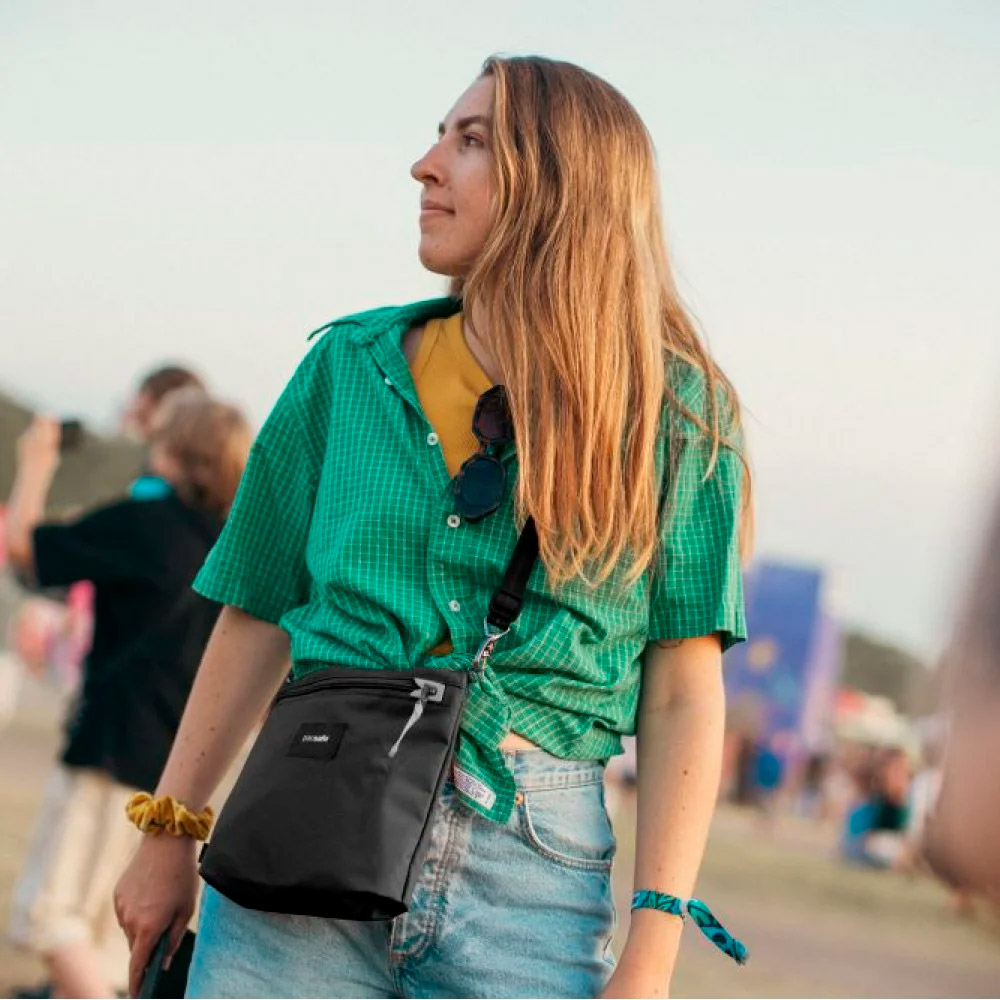 Сумка наплічна PACSAFE GO Anti-Theft Crossbody Pouch Jet Black