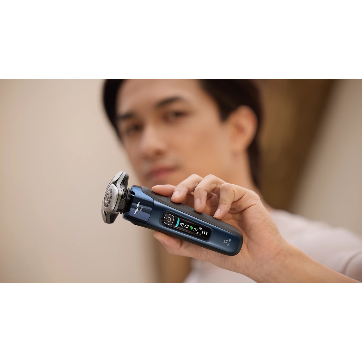 Електробритва PHILIPS Series i9000 Prestige SkinIQ X9003/30