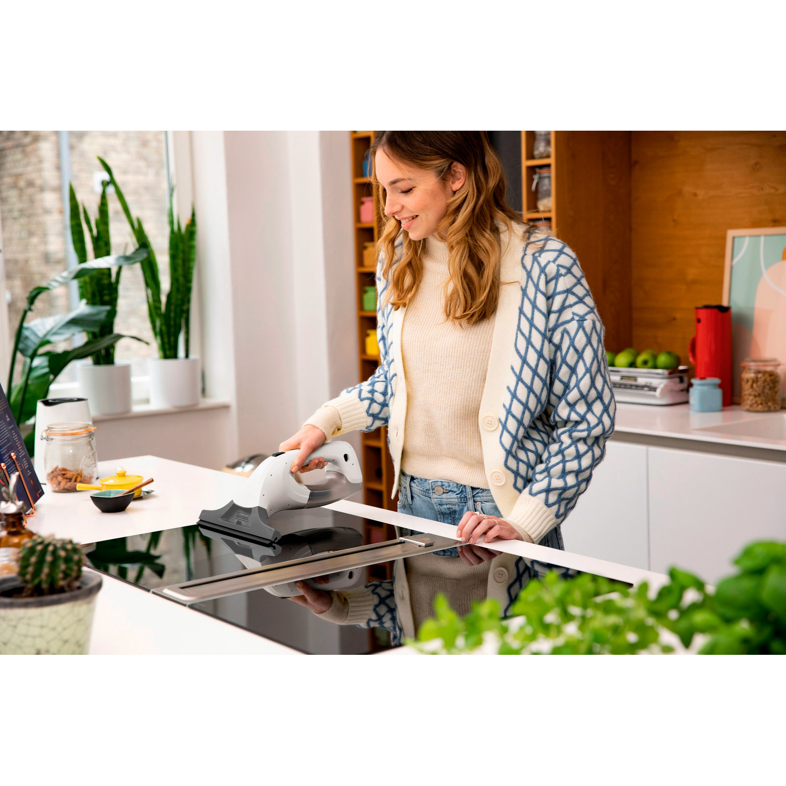 Віконний пилосос KARCHER WV 1 Plus White + пульверизатор Standard з мікроволоконною насадкою (1.633-608.0)