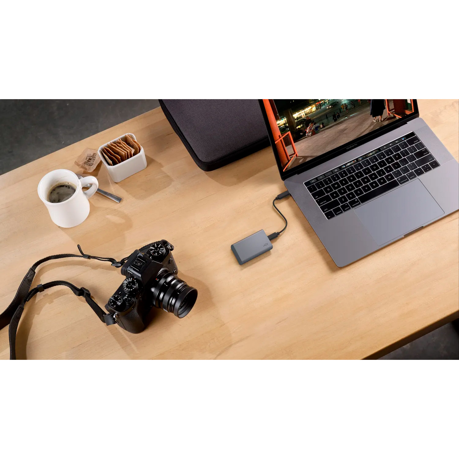 Портативний SSD диск LACIE Mobile Secure 500GB USB3.2 Gen2 (STKH500800)