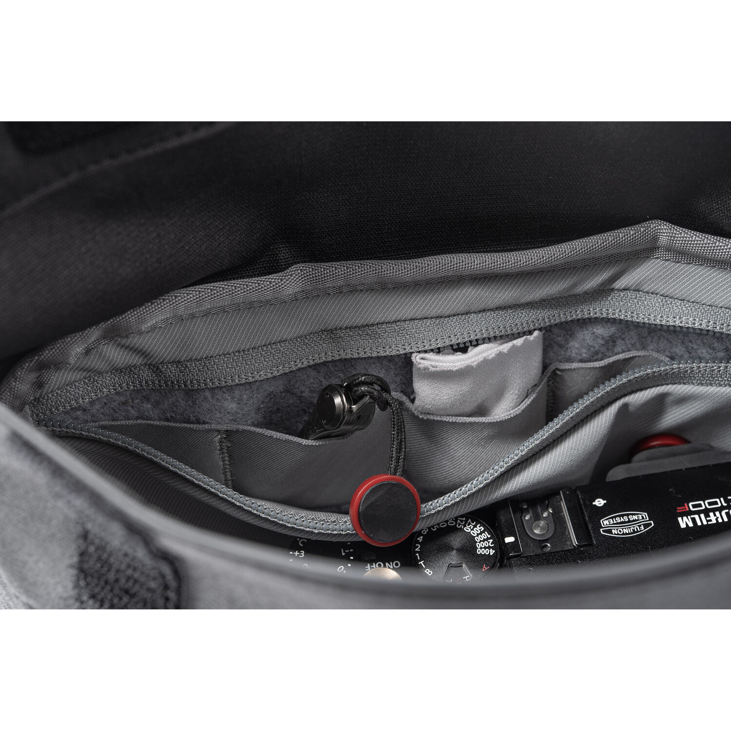 Сумка для фото-видеотехники PEAK DESIGN Field Pouch V2 Black (BP-BK-3)