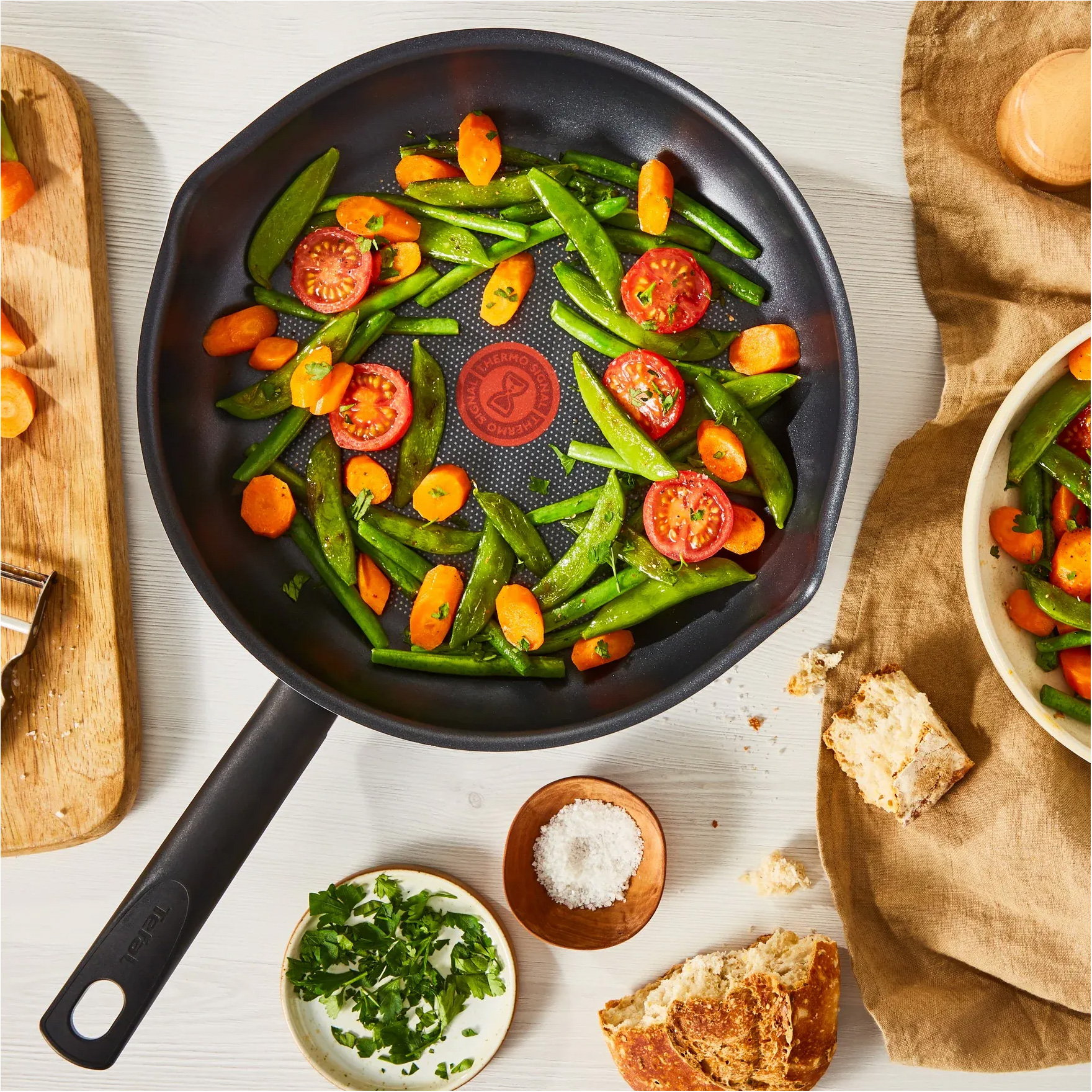 Сковорода TEFAL Day by Day 20см з кришкою (B5580223UA _SET)