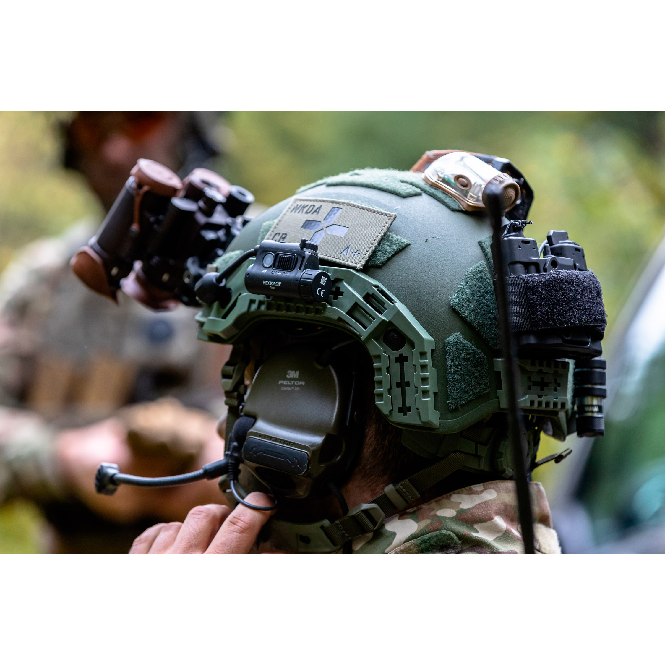 Фонарь тактический на шлем NEXTORCH rStar Multi-light Source Tactical Helmet Light