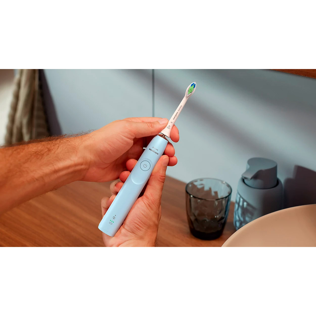 Электрическая зубная щётка PHILIPS Sonicare 5300 series Light Blue (HX7106/01)