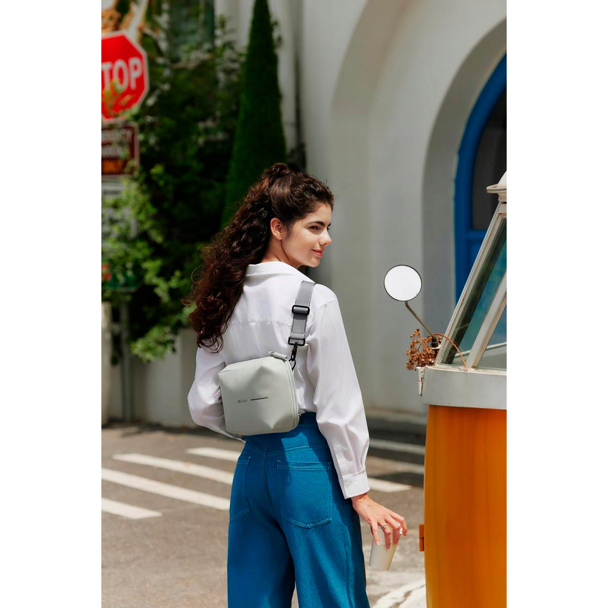 Рюкзак-слинг XD DESIGN Urban Water Resistant Expandable Sling Off-White (P706.2713)