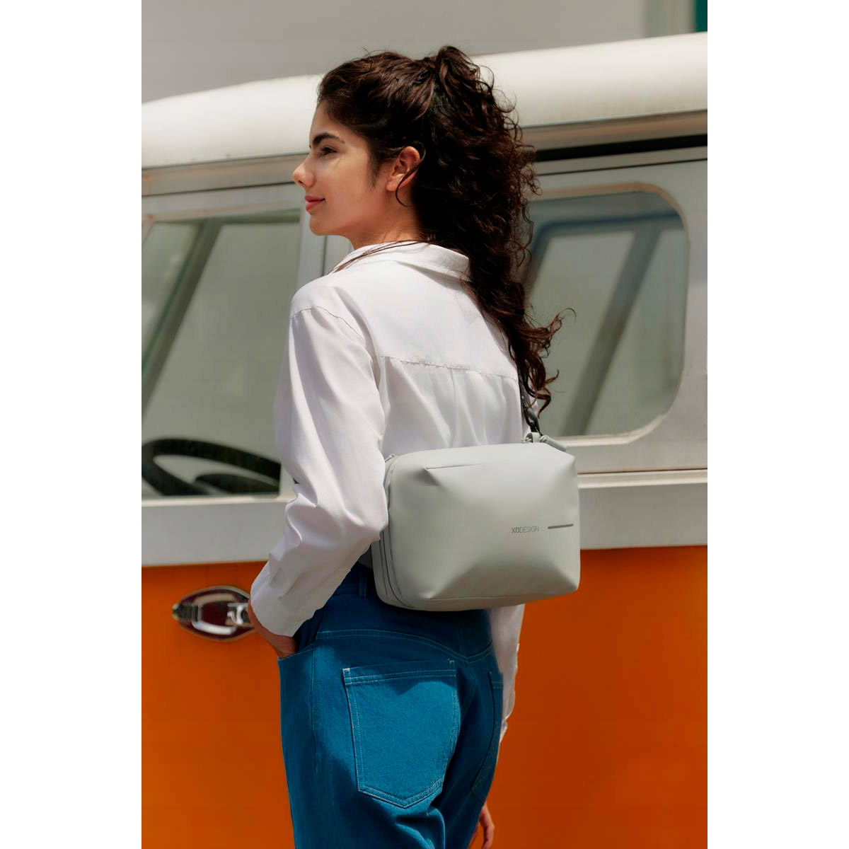 Рюкзак-слинг XD DESIGN Urban Water Resistant Expandable Sling Off-White (P706.2713)