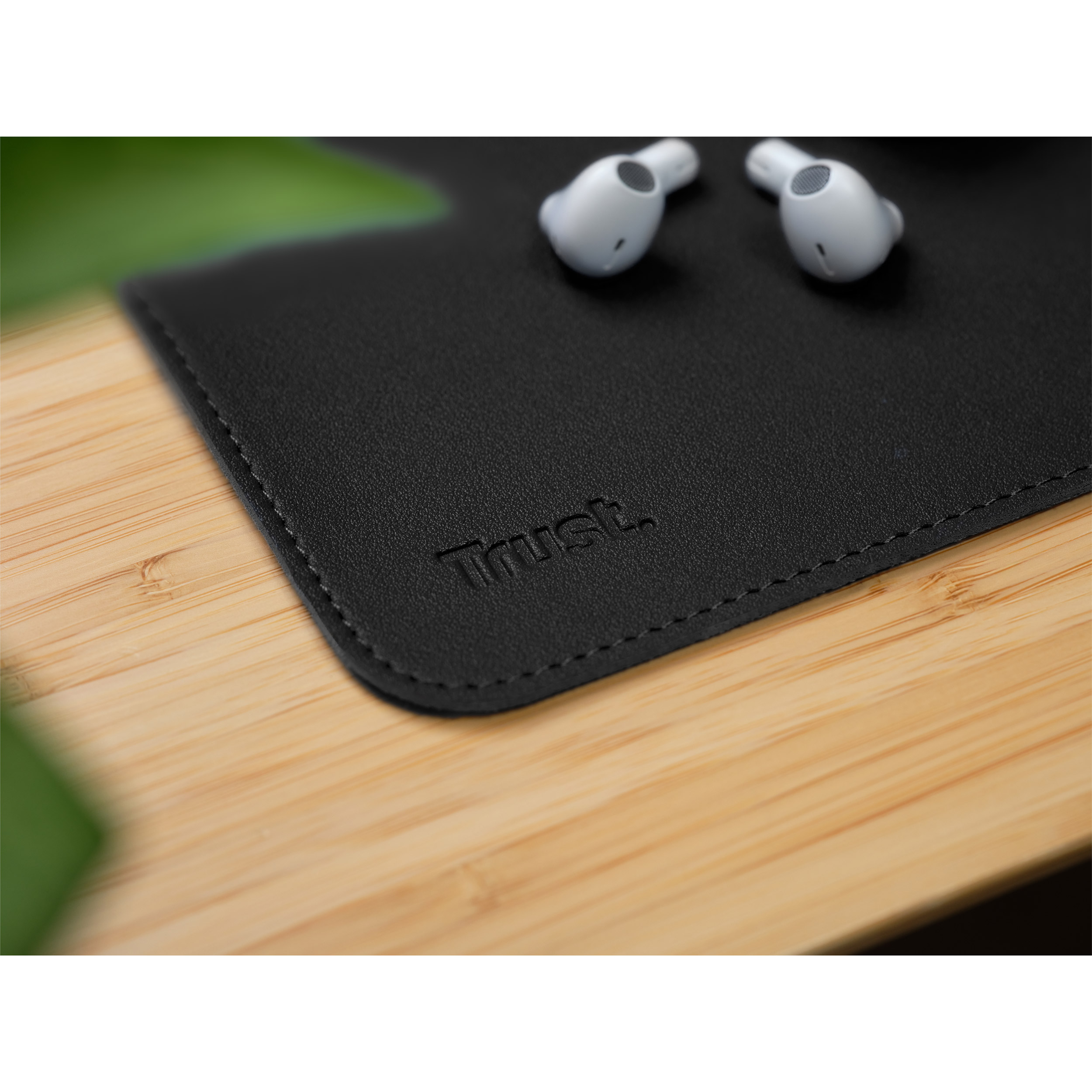 Килимок для миші TRUST Benya Desk Pad XXL Black (25710)