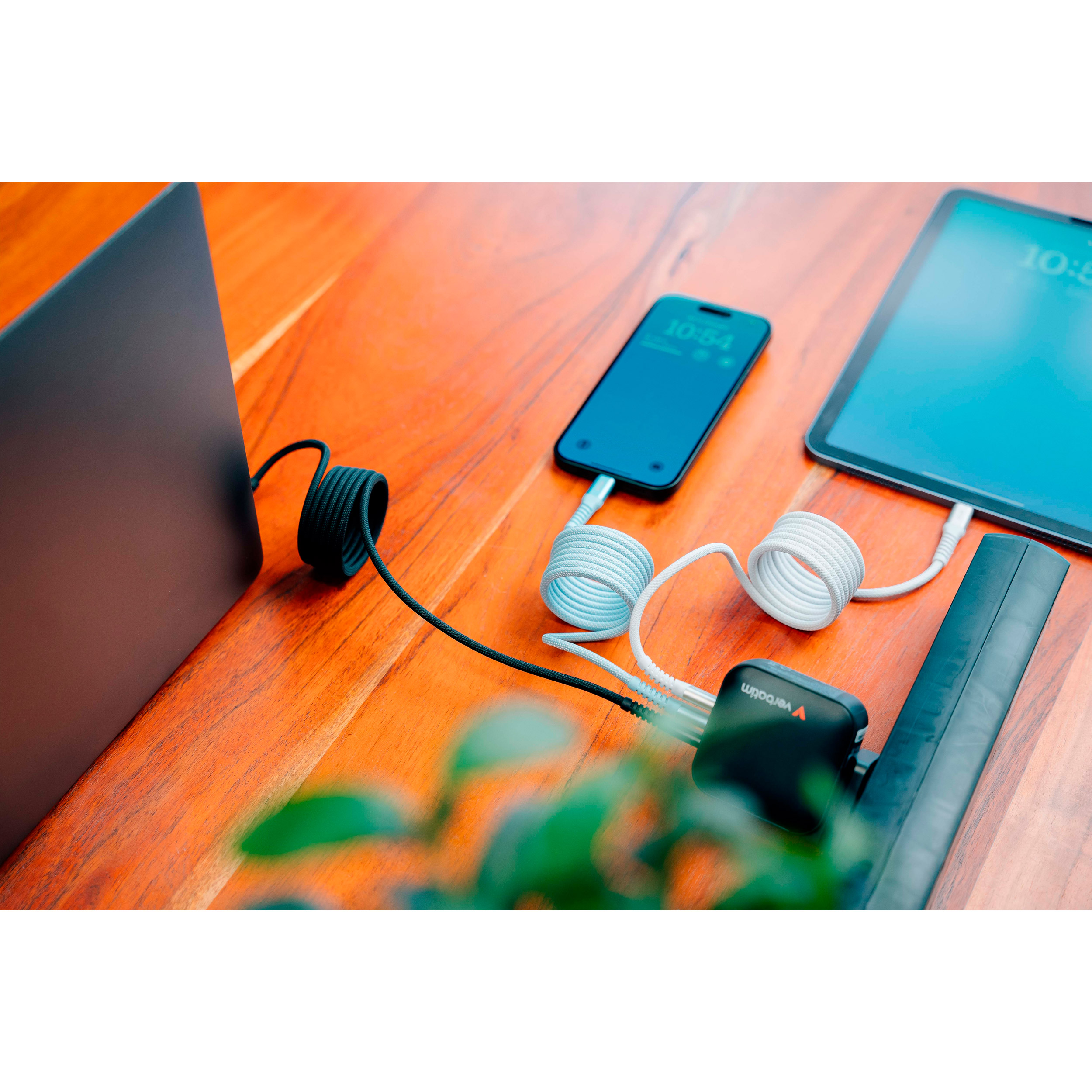 Кабель VERBATIM Sync & Charge Magnetic Cable Type-C to Type-C 60W 1.2м Black (31859)