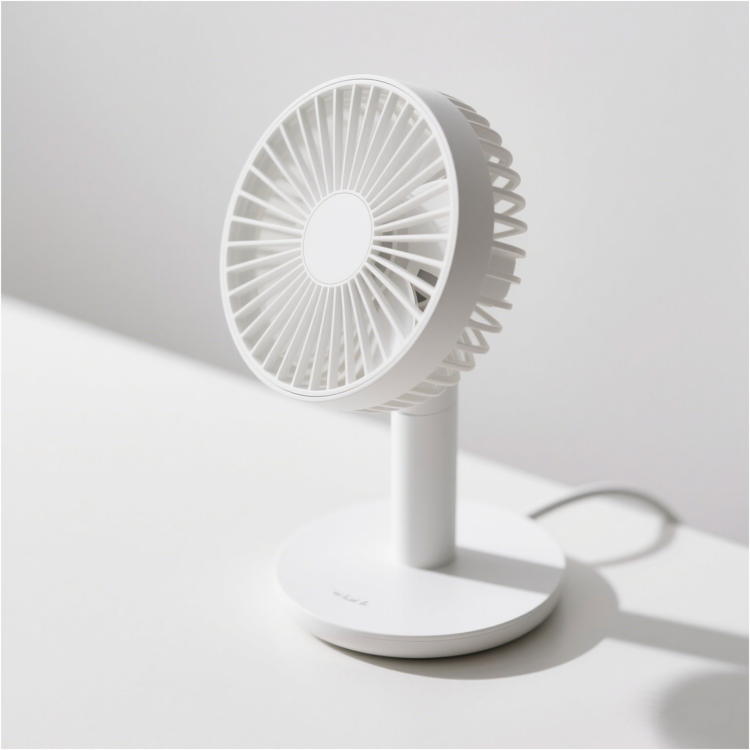 Настольный портативный вентилятор FIREN TD1610 Desktop Small Fan White