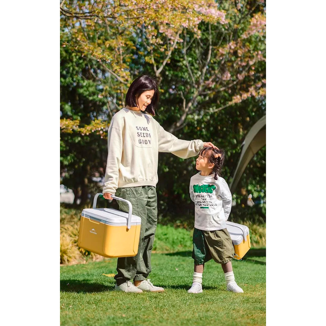 Термобокс NATUREHIKE CNK2450CF012 Cooler Box 18л Yellow (6975641884453)