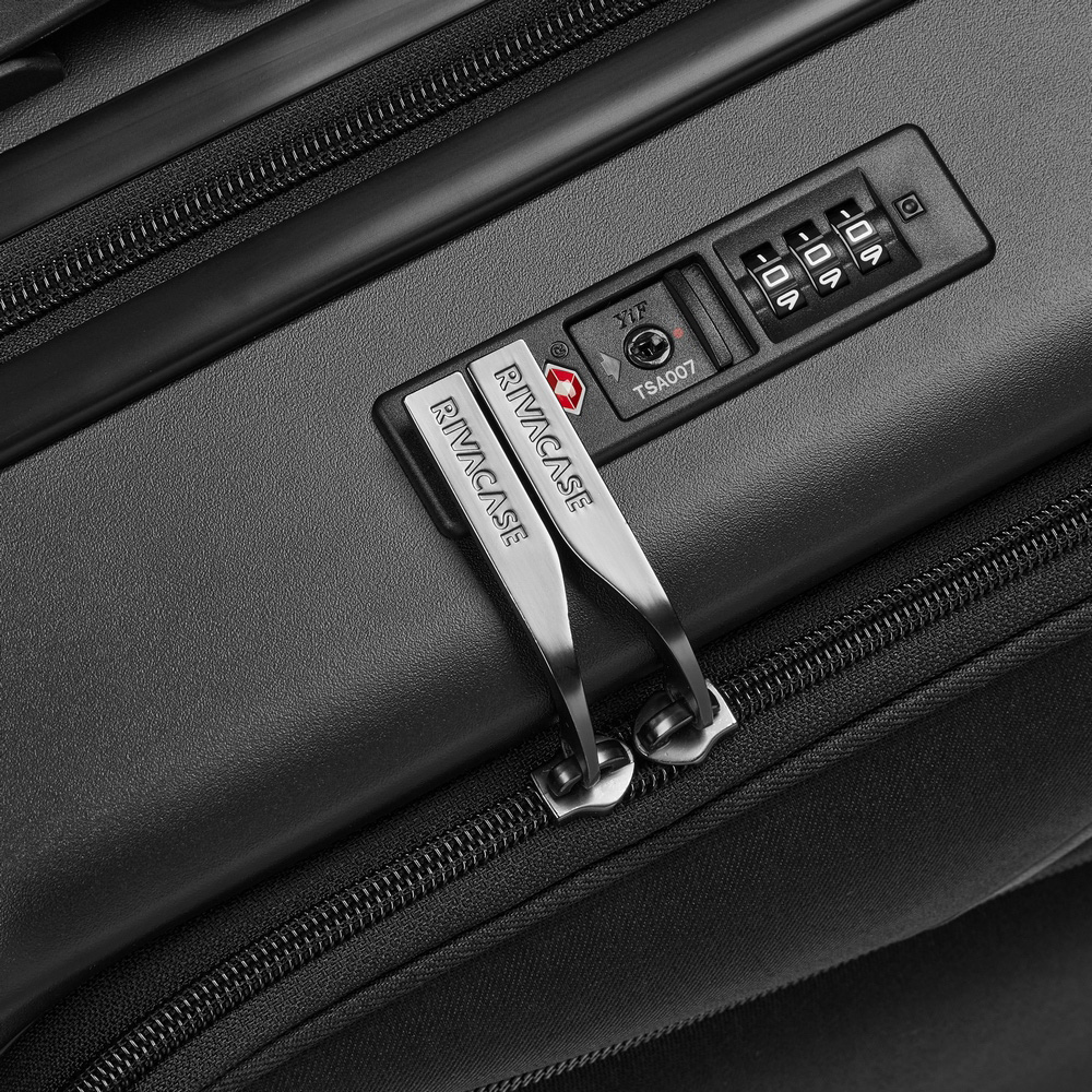 Дорожная сумка на колёсах RIVACASE Clark 8180 Black