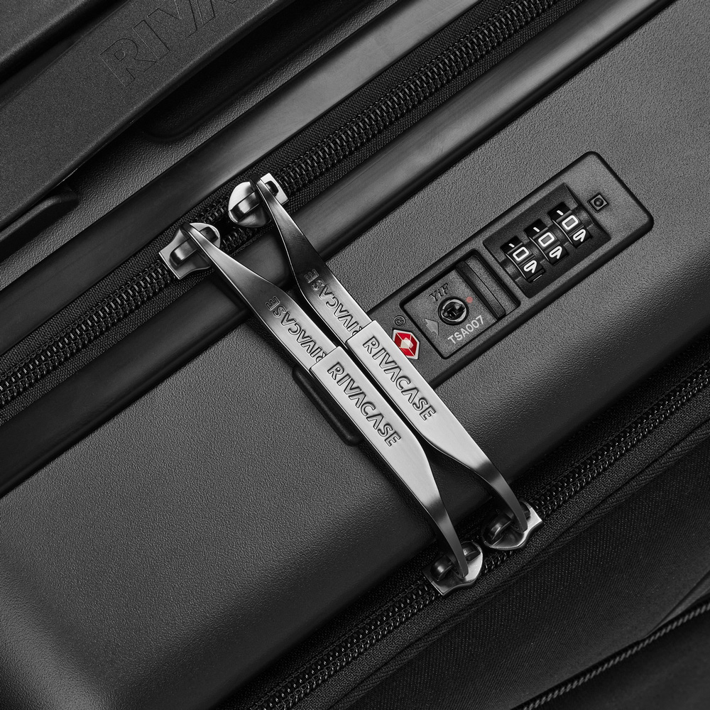 Дорожная сумка на колёсах RIVACASE Clark 8181 Black