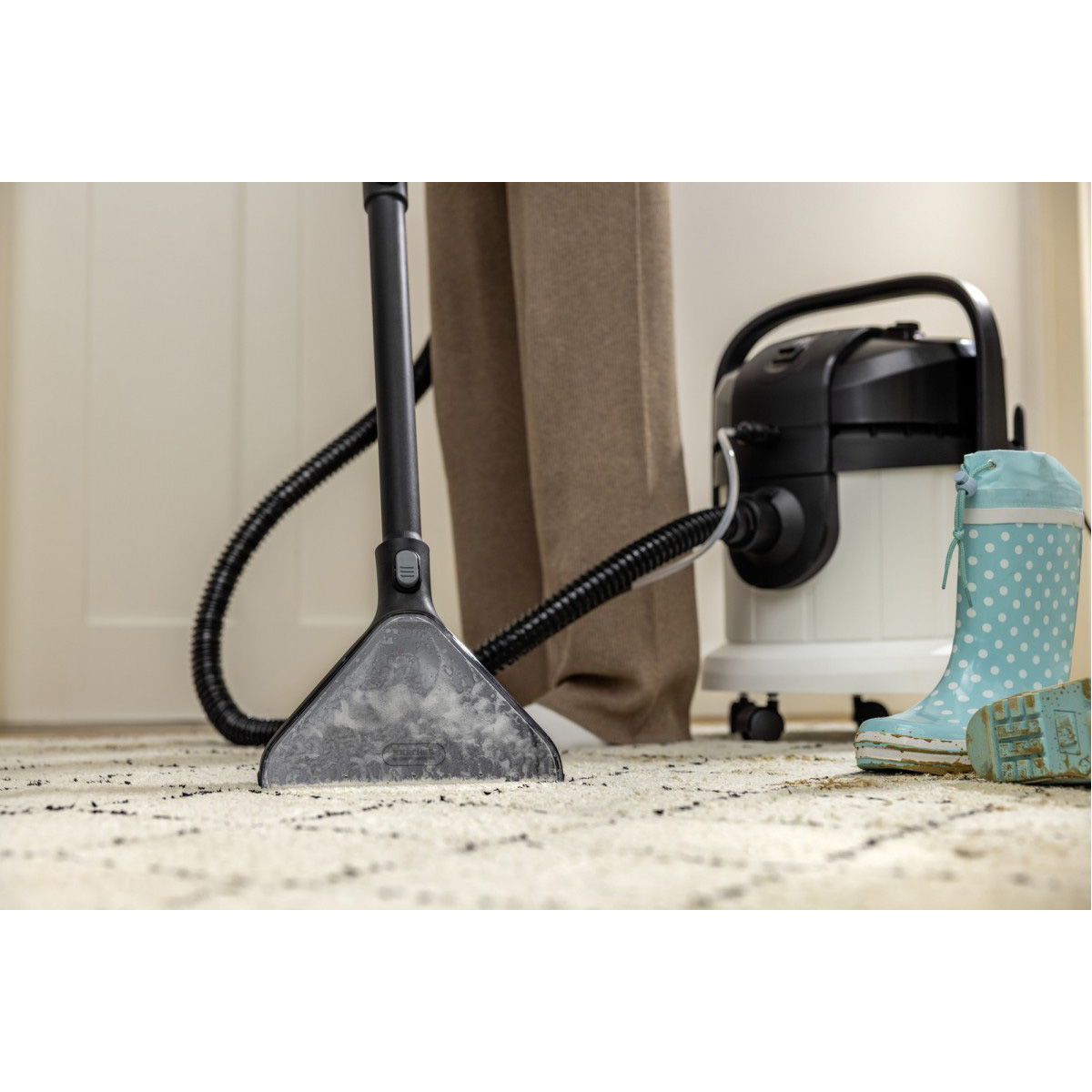 Моющий пылесос KARCHER SE 4 (1.081-150.0)