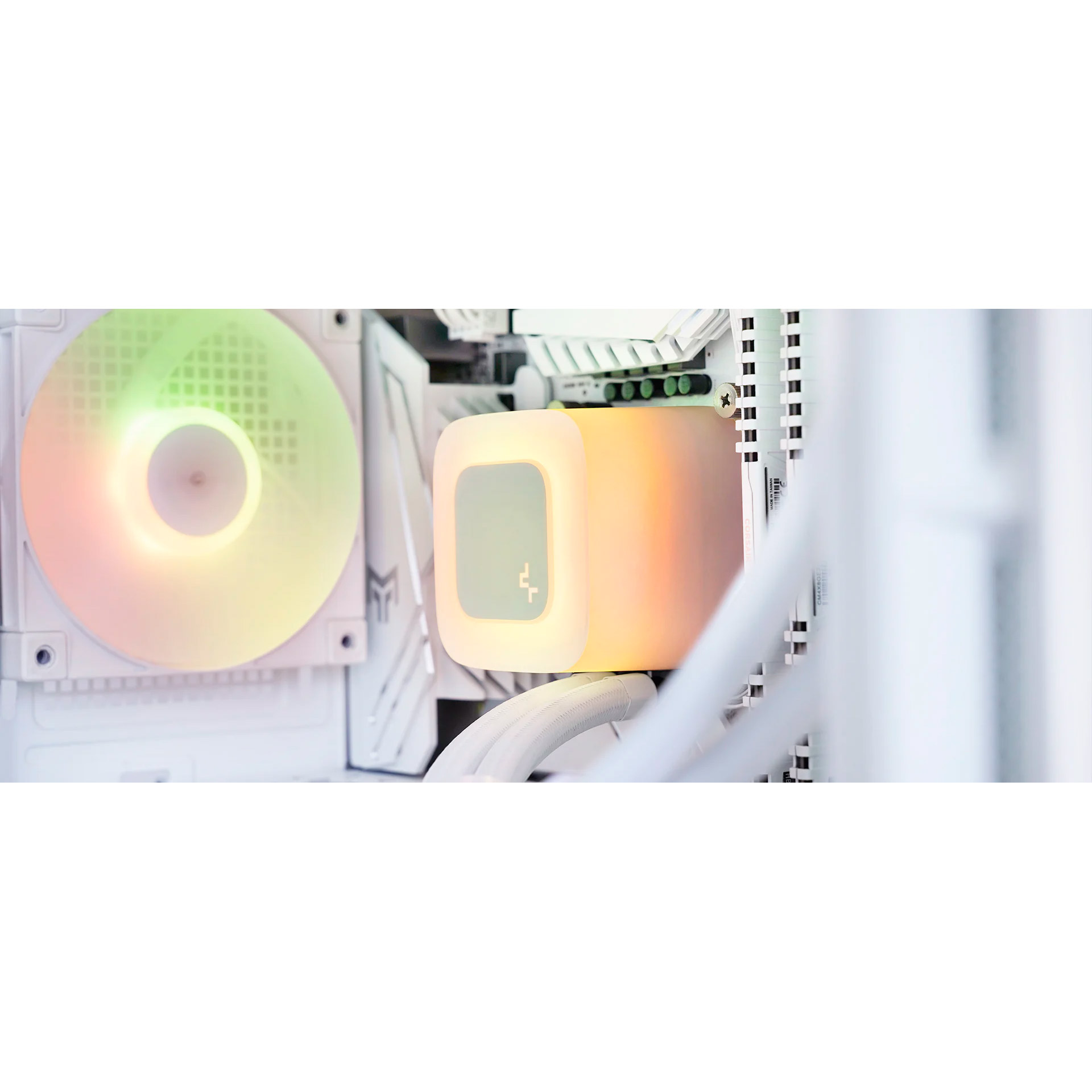 Система водяного охлаждения DEEPCOOL LE240 WH V2 White (R-LE240-WHAMMN-G-2)