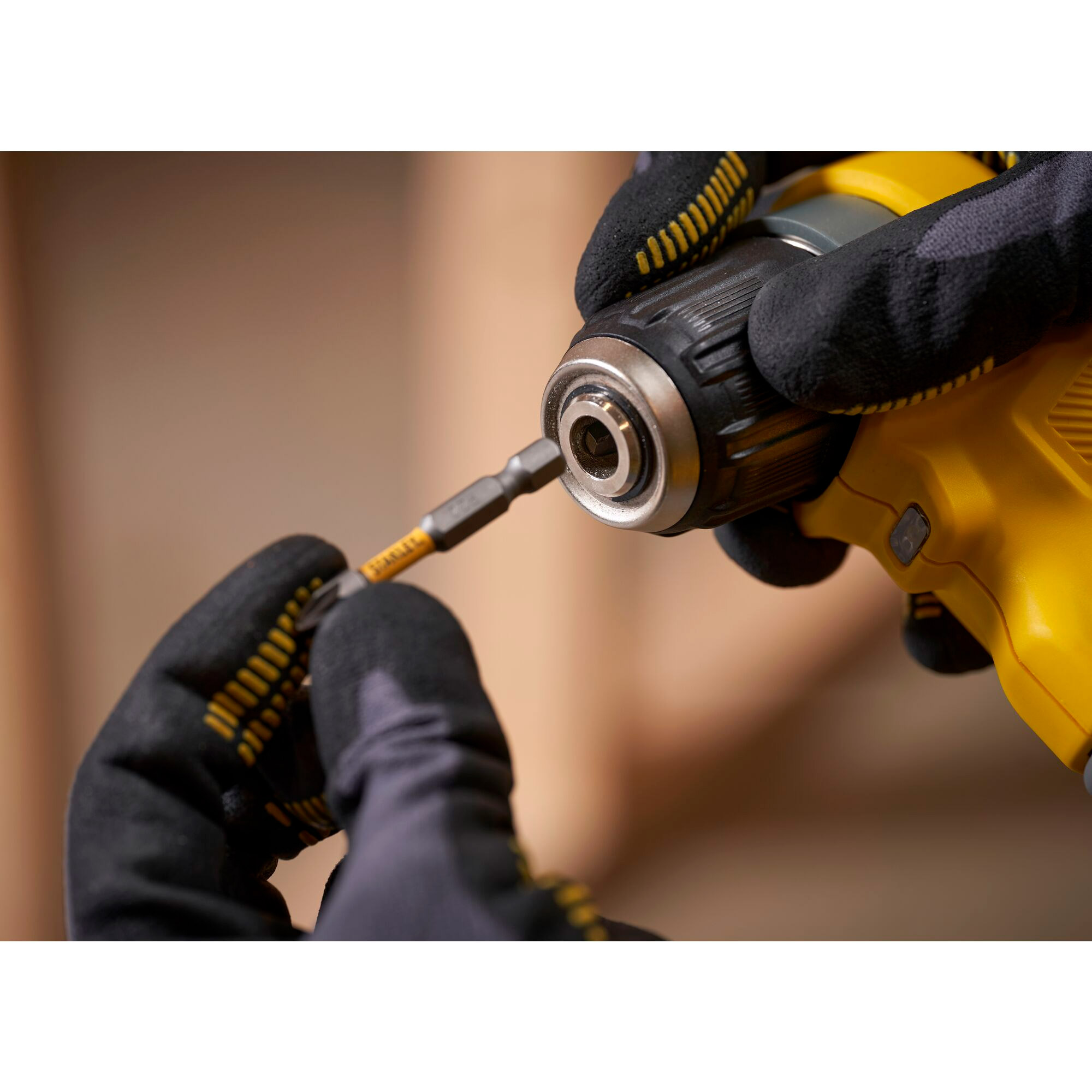 Кутовий акумуляторний дриль STANLEY FatMax SFMCD750B