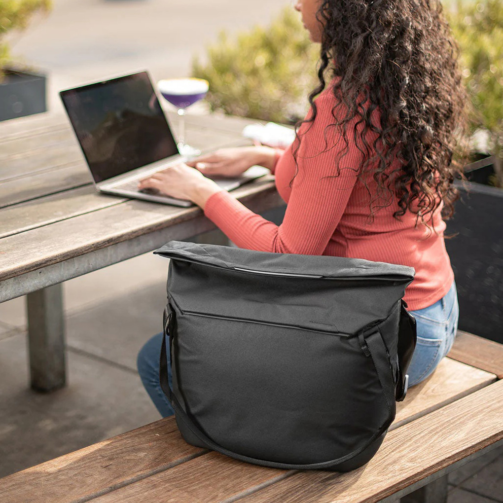 Сумка для фото-видеотехники PEAK DESIGN Everyday Tote 15L Black (BEDT-15-BK-2)