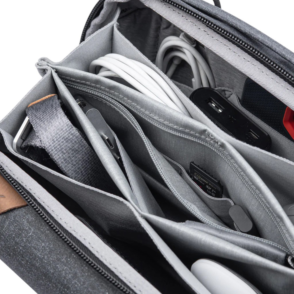 Органайзер для аксесуарів PEAK DESIGN Tech Pouch Charcoal (BTP-CH-3)