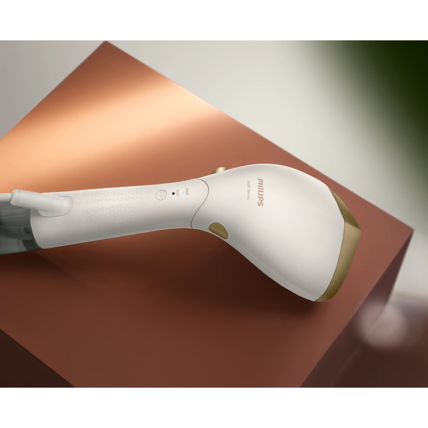 Відпарювач для одягу PHILIPS 7000 Series STH7030/10
