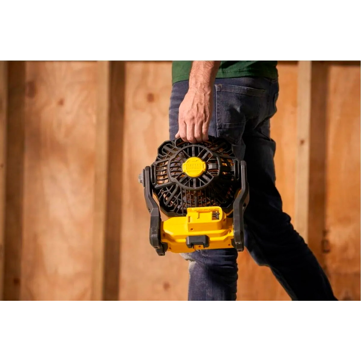 Вентилятор аккумуляторный STANLEY FatMax SFMCE001B