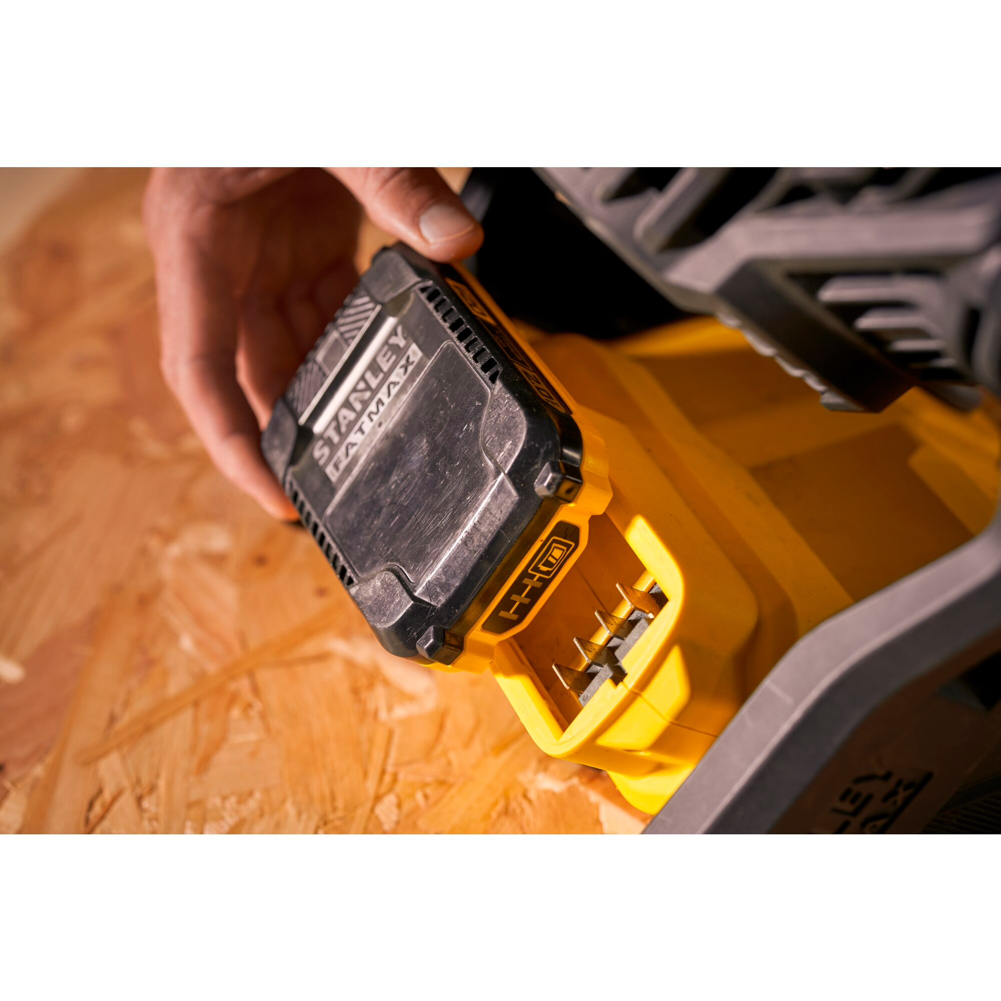 Вентилятор аккумуляторный STANLEY FatMax SFMCE001B