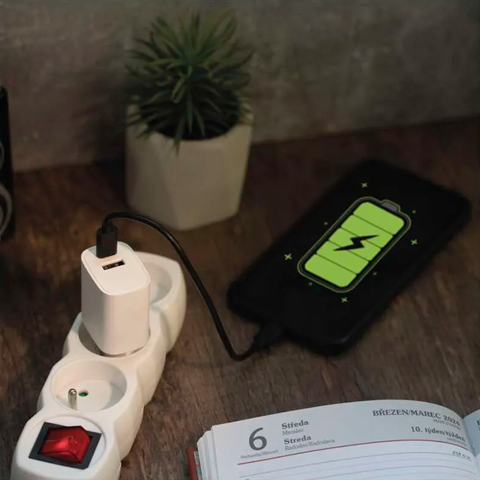 Зарядное устройство EMOS V02B15 1xUSB-A, 1xUSB-C, 15W, GaN Charger White