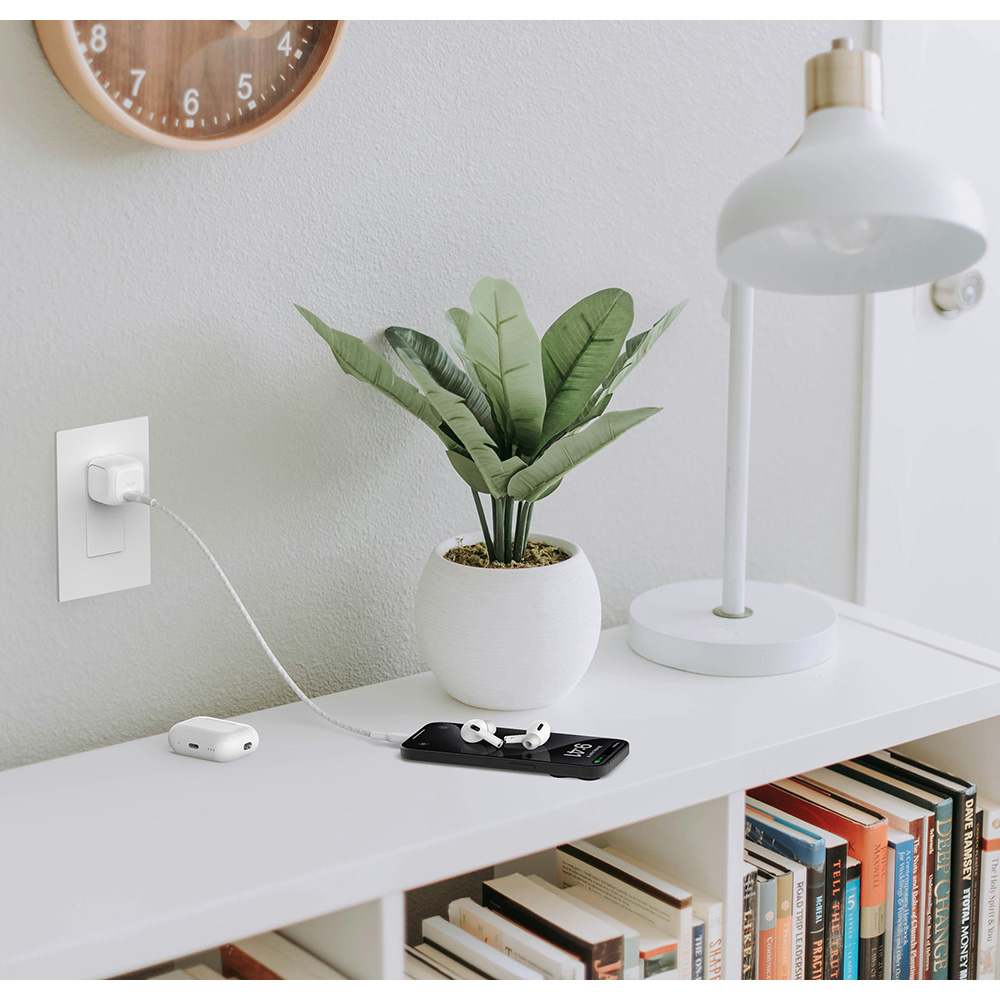 Зарядний пристрій BELKIN Boost Up Charge Compact 30W USB-C Wall Charger White w/Type-C cable (WCA008KQ1MWH-B6)