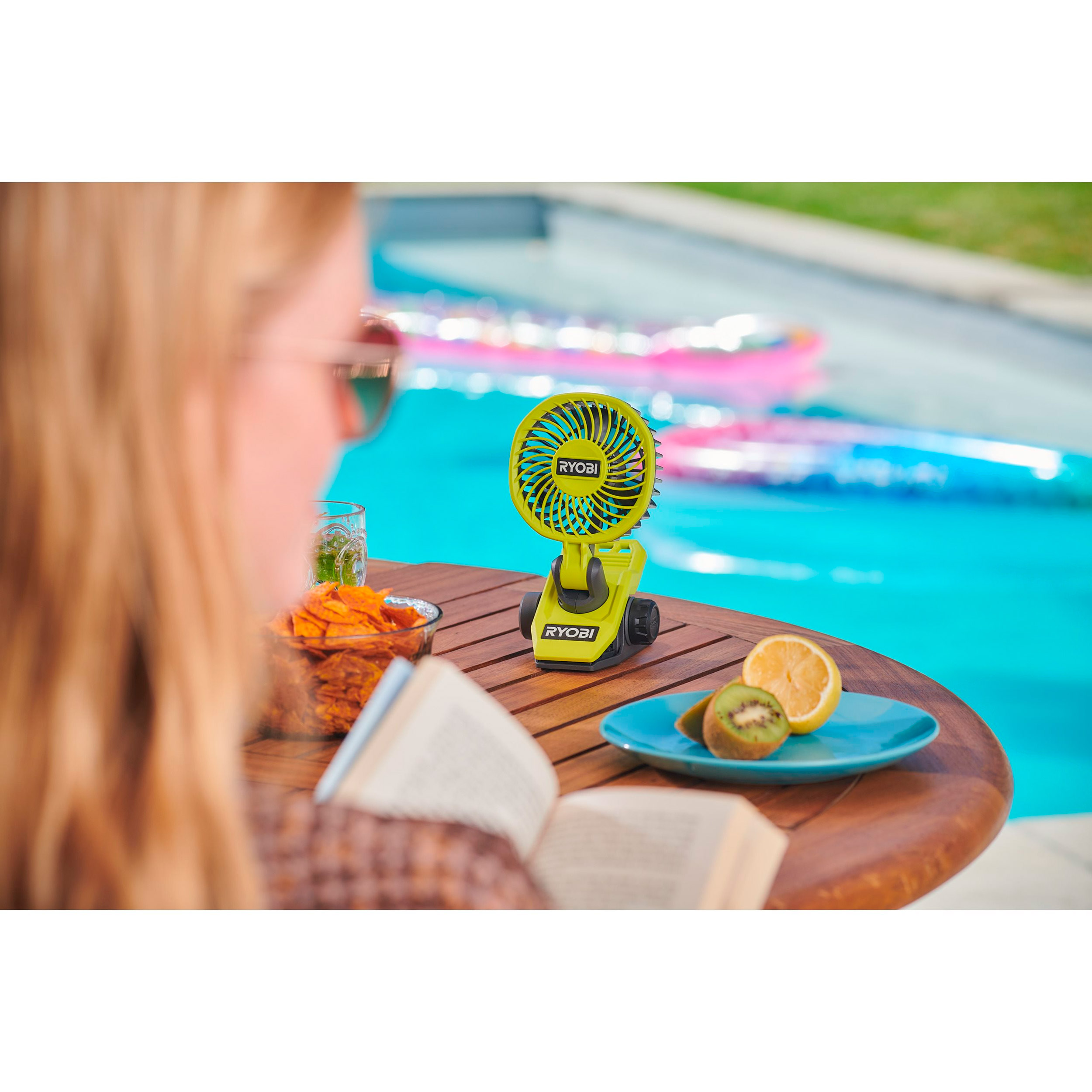 Настільний портативний вентилятор RYOBI 4V Cordless Clamp Fan RCF4-120G