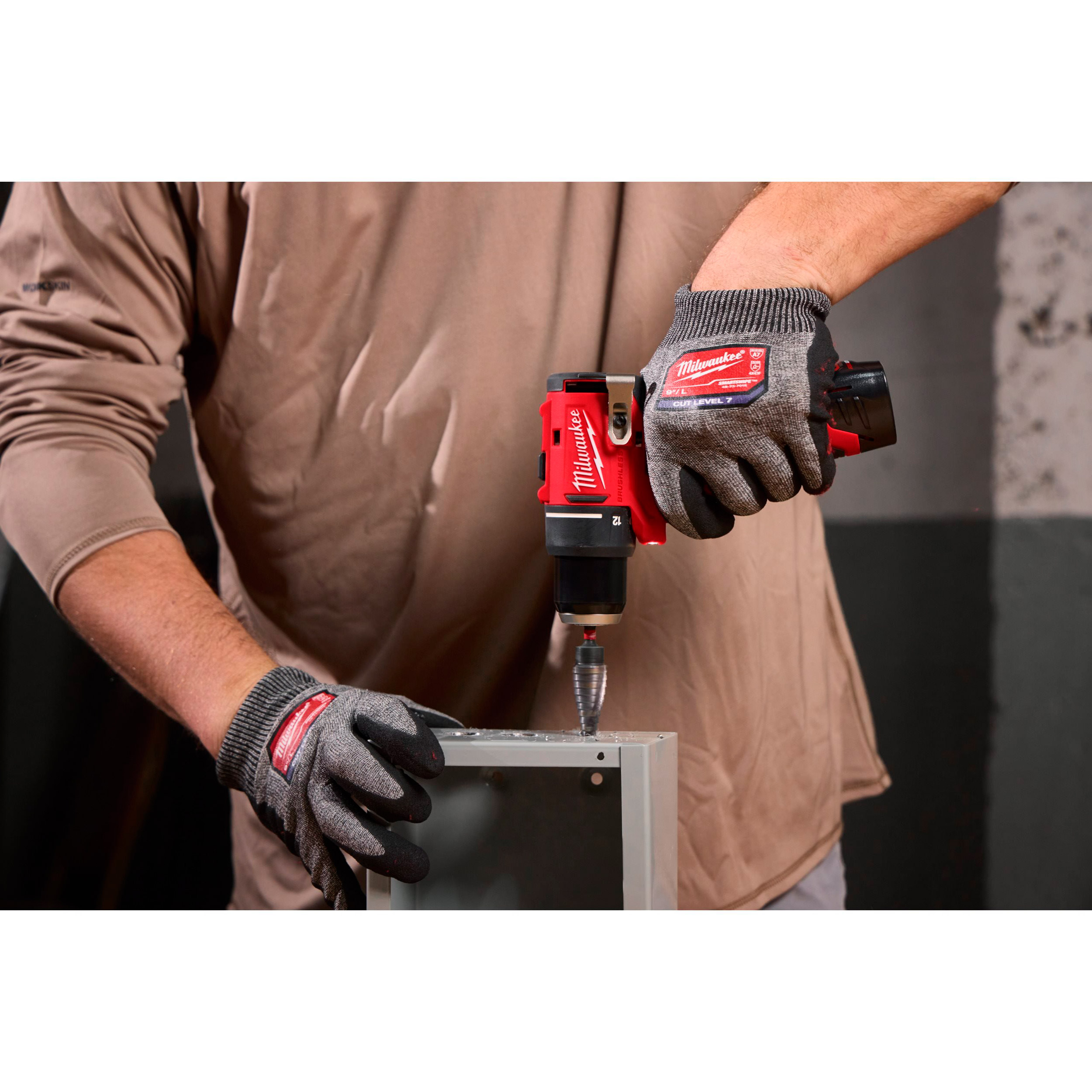 Акумуляторний дриль-шурупокрут MILWAUKEE M12 BLDDRC-202C (4933499686)