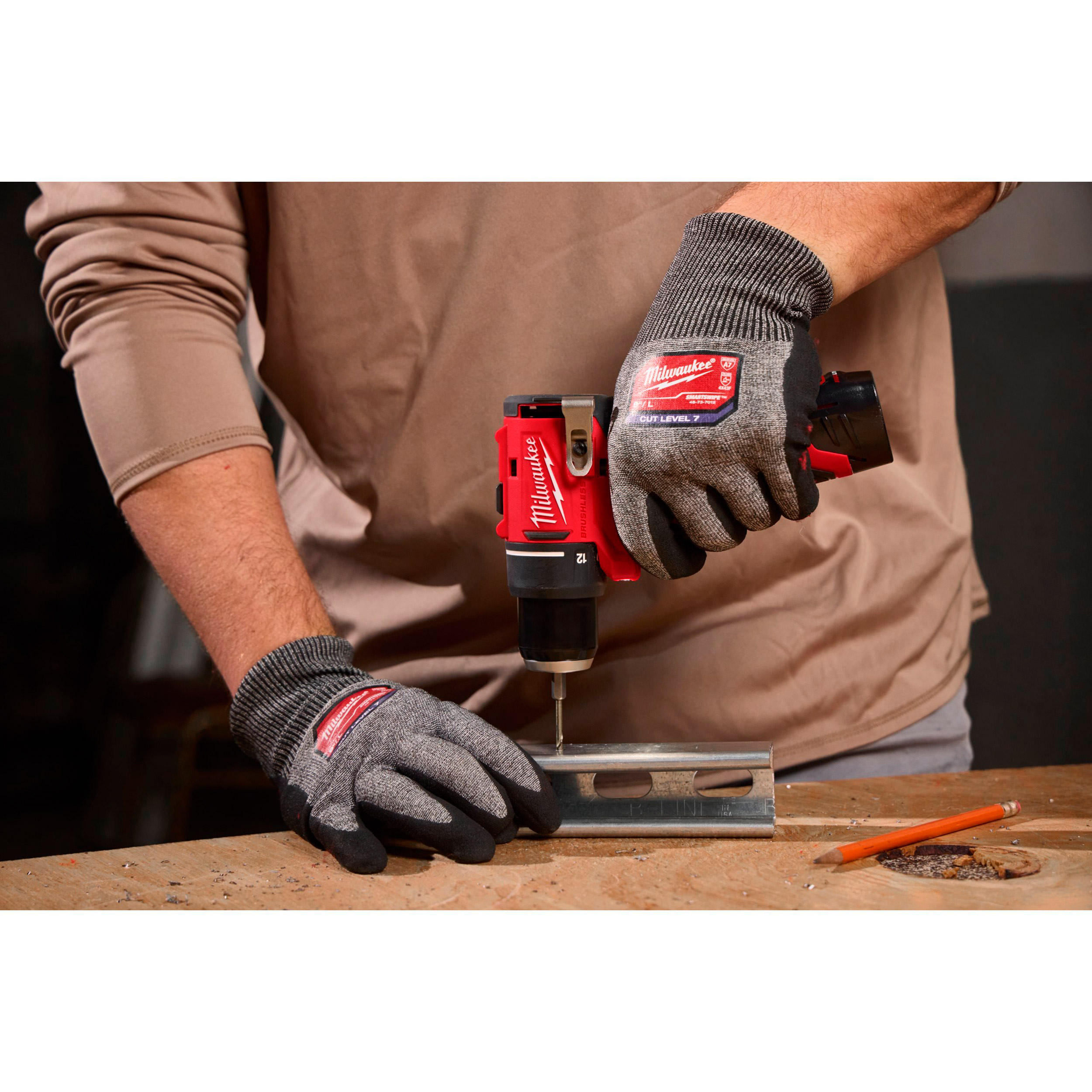 Акумуляторний дриль-шурупокрут MILWAUKEE M12 BLDDRC-202C (4933499686)