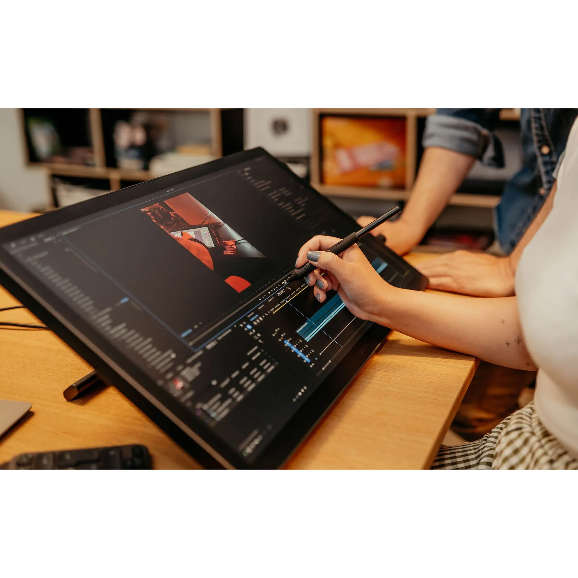Графічний дисплей WACOM Cintiq 24 (2025) (DTK246K0B)