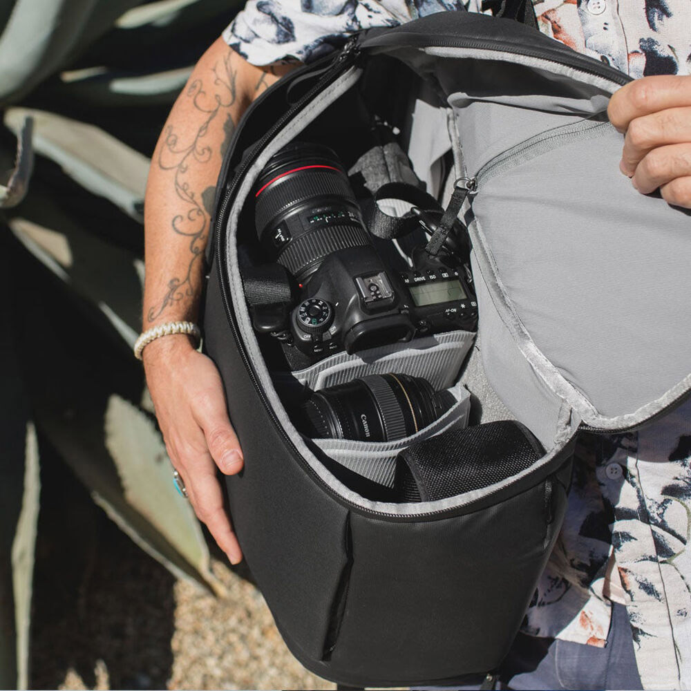 Рюкзак PEAK DESIGN Everyday Backpack 20L Black (BEDB-20-BK-3)
