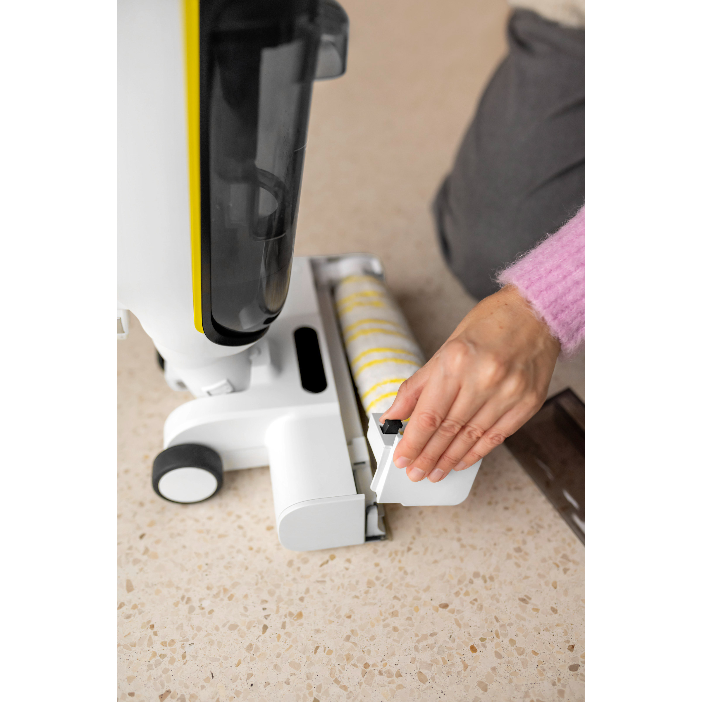 Пилосос вертикальний KARCHER FCV 4 (1.056-131.0)